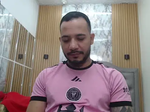 Dave_cox Show in webcam