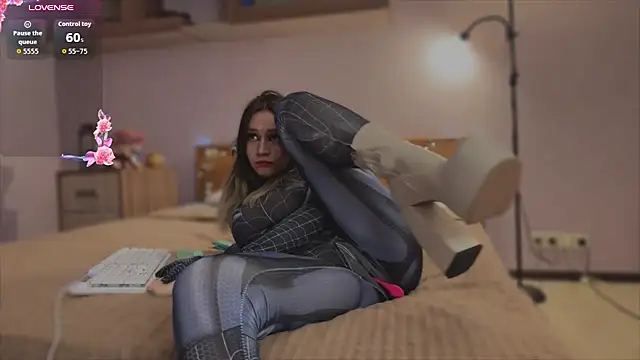 UrCristal Webcam show