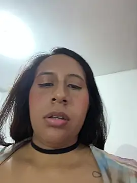 Pertunjukan Kamera Web JuliaMorena