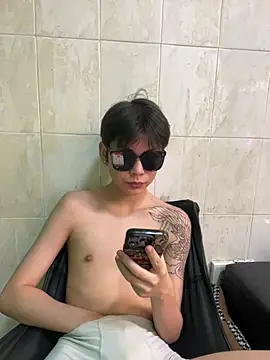 DDD_17 Webcam Show