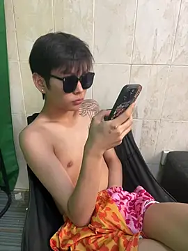 DDD_17 Webcam show