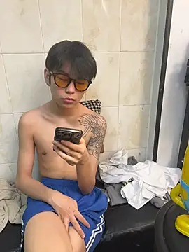DDD_17 Pertunjukan Webcam