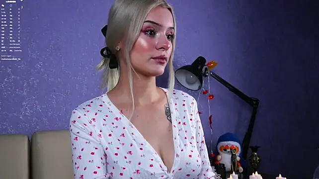 OnlyMolly: απευθείας συνομιλία ΧΧΧ
