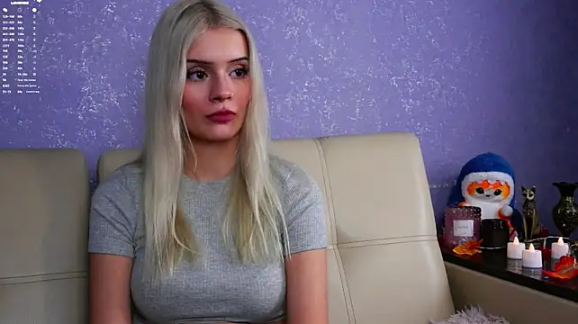 OnlyMolly: онлайн-секс-чат
