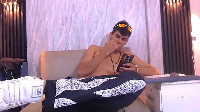 Show modela El_Hermetico na web-kameri