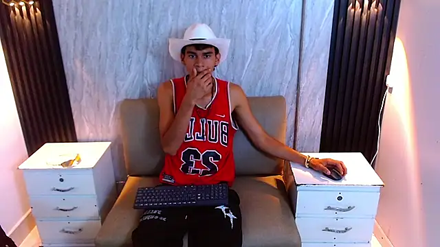 Show modela El_Hermetico na web-kameri