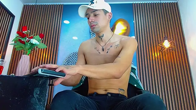 DarkHuntter webcam show
