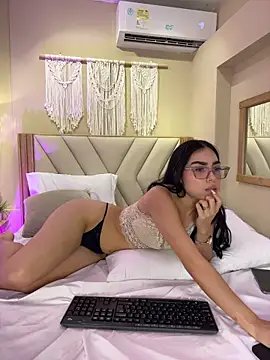 Chat +18 de Lizz_cruz ao vivo