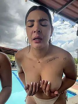 AngelsOnline Adlı Modelin Canlı XXX Sohbeti