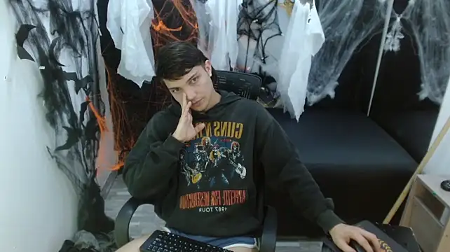 Вебкам-шоу tommydans