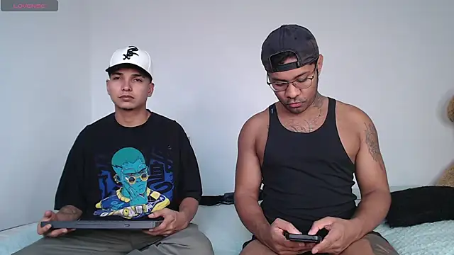 PaulXLeonhz Show in webcam