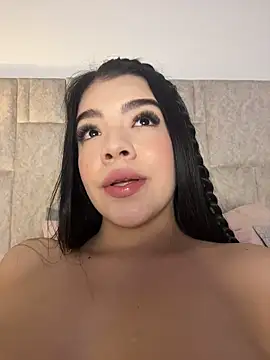 Chat +18 de HannaHoffmann ao vivo