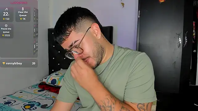 Show modela Joseph_777_ na web-kameri