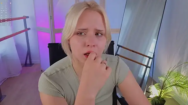 _Wow_Molly_: вебкам-шоу