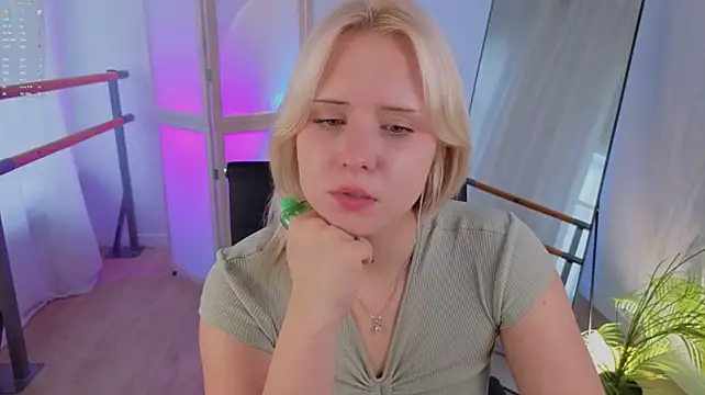 _Wow_Molly_'s Webcam Show