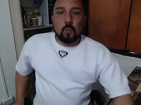 Show modela fuck_ass- na web-kameri