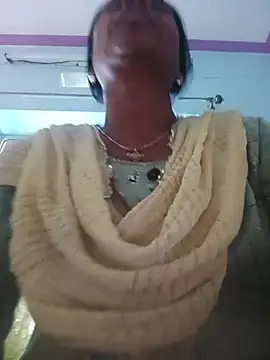 Komalrani2 Adlı Modelin Canlı XXX Sohbeti