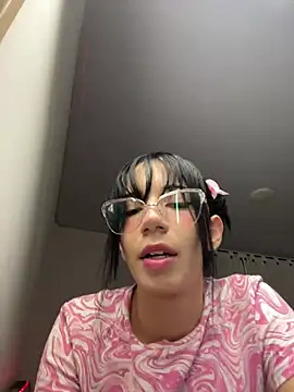 Strawberry_Honey_03 Adlı Modelin Canlı XXX Sohbeti