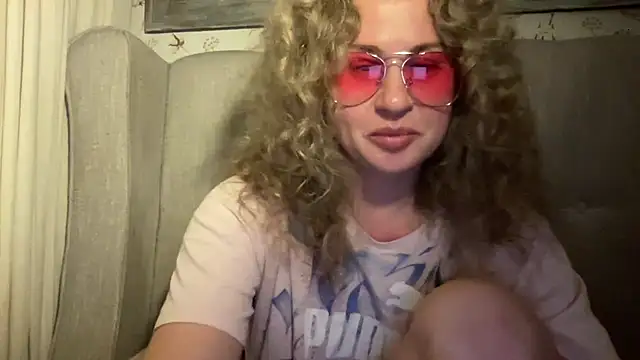 XXX chat uživo modela Myravessa