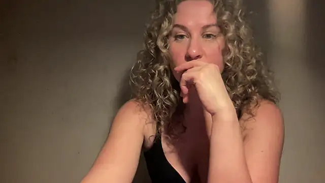 XXX chat uživo modela Myravessa