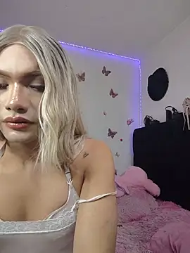 Pokazy przed kamerką – KittySexy-