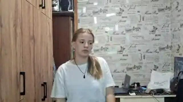 nelasette's Webcam Show