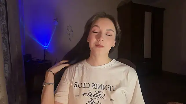 CortneyMontaluo's Webcam Show