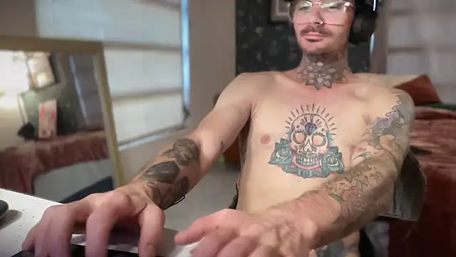 eagertoplease812 Webcam-Show