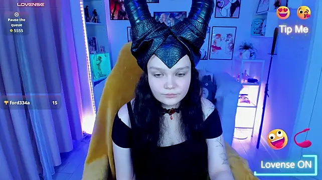 Lincy_Parker: онлайн-секс-чат