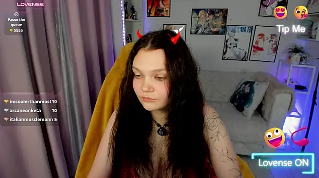 Lincy_Parker Show in webcam