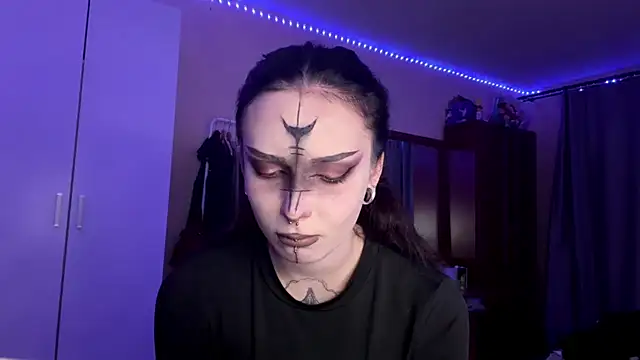 LouraSilviusのライブXXXチャット