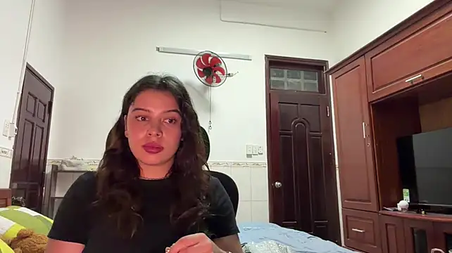 KayleneLoukanis Show Webcam