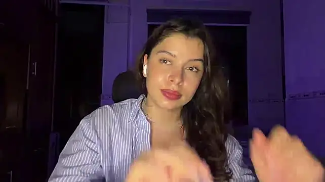 Chat +18 de KayleneLoukanis ao vivo