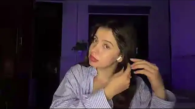 Chat +18 de KayleneLoukanis ao vivo
