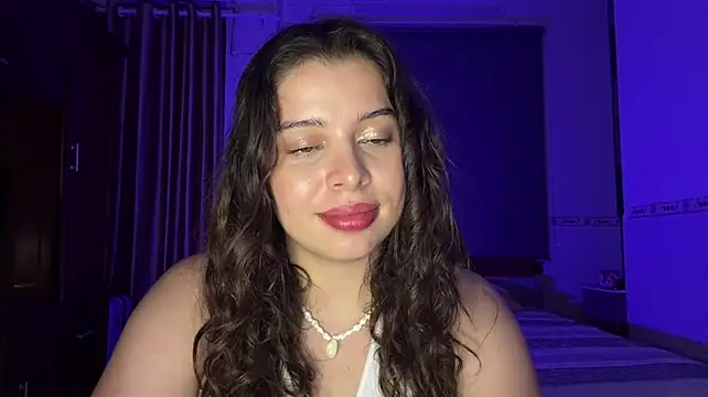 Chat +18 de KayleneLoukanis ao vivo
