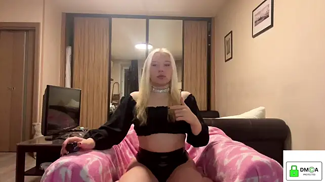Show modela Viki_Lili na web-kameri