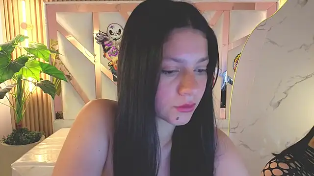 RaeDoll_t Chat XXX in diretta