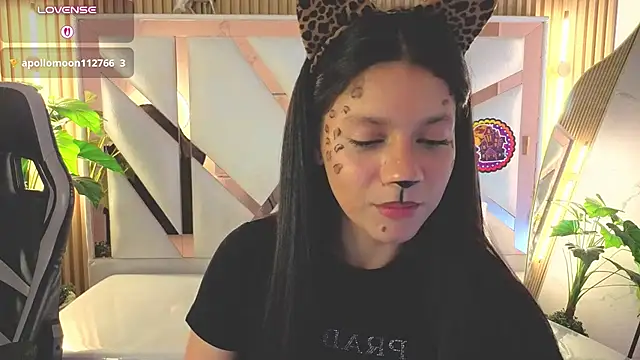 RaeDoll_t's Live XXX Chat