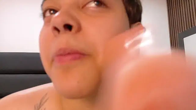 הופעת וובקאם של Lexaa_Kitty_