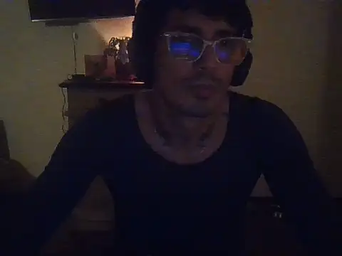 Latinboy666 网络视讯表演