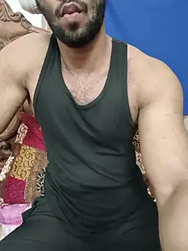 Show modela muscularguywithbigcock na web-kameri