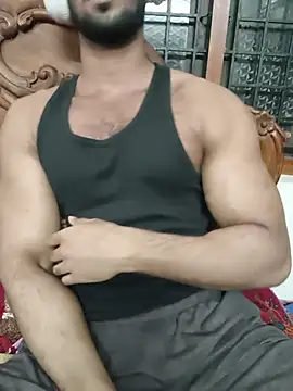 muscularguywithbigcock Show Webcam