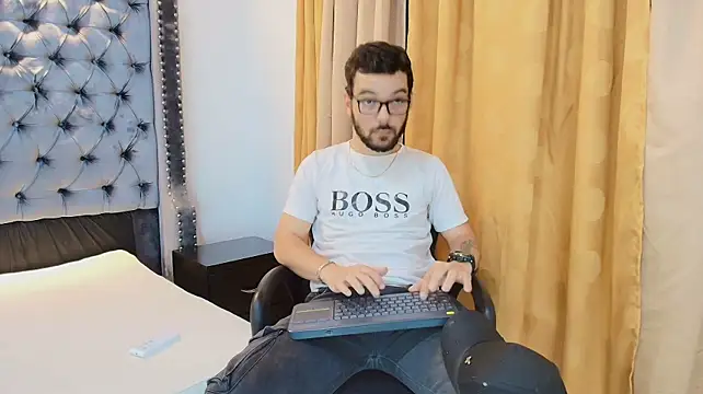 MATHY_ROBERT2n Webbikameraesitys