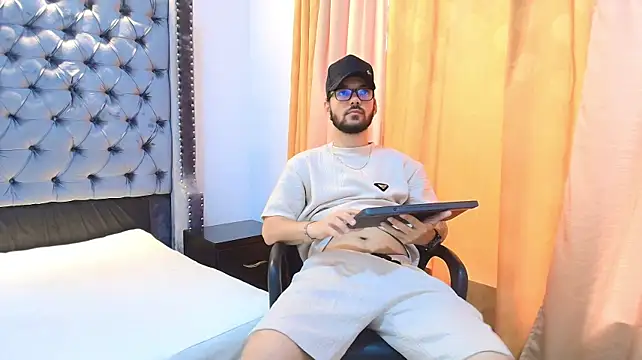 MATHY_ROBERT2's Webcam Show