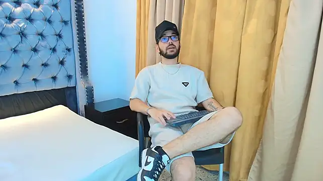MATHY_ROBERT2n Webbikameraesitys