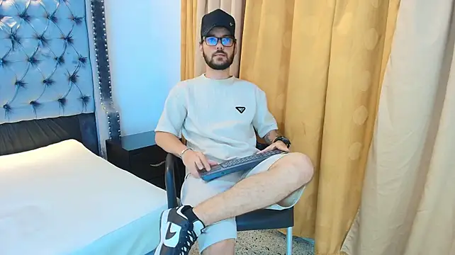 MATHY_ROBERT2 – webcam-show