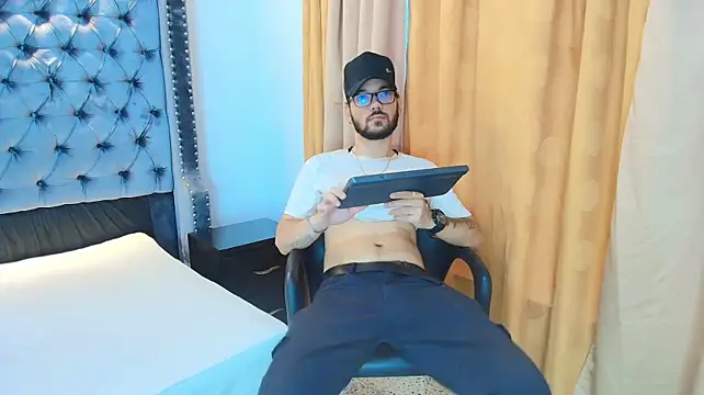 MATHY_ROBERT2n Webbikameraesitys