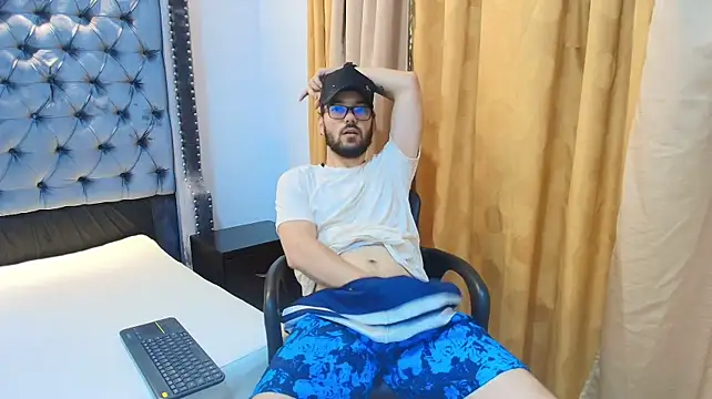 MATHY_ROBERT2: вебкам-шоу