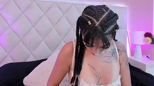 Megan_Coll Chat XXX live