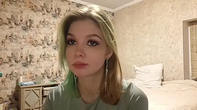KymberlyKarhoff Show in webcam